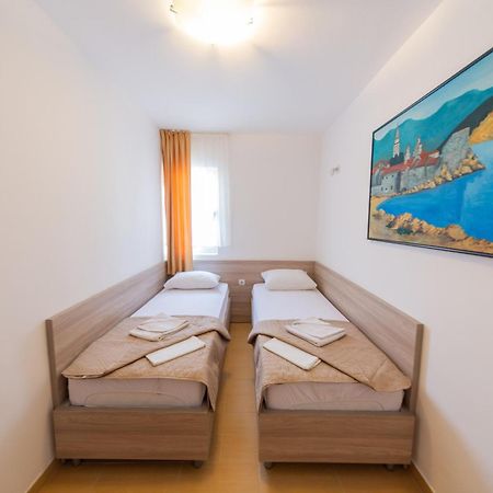 Azzuro Apartments Budva Dış mekan fotoğraf