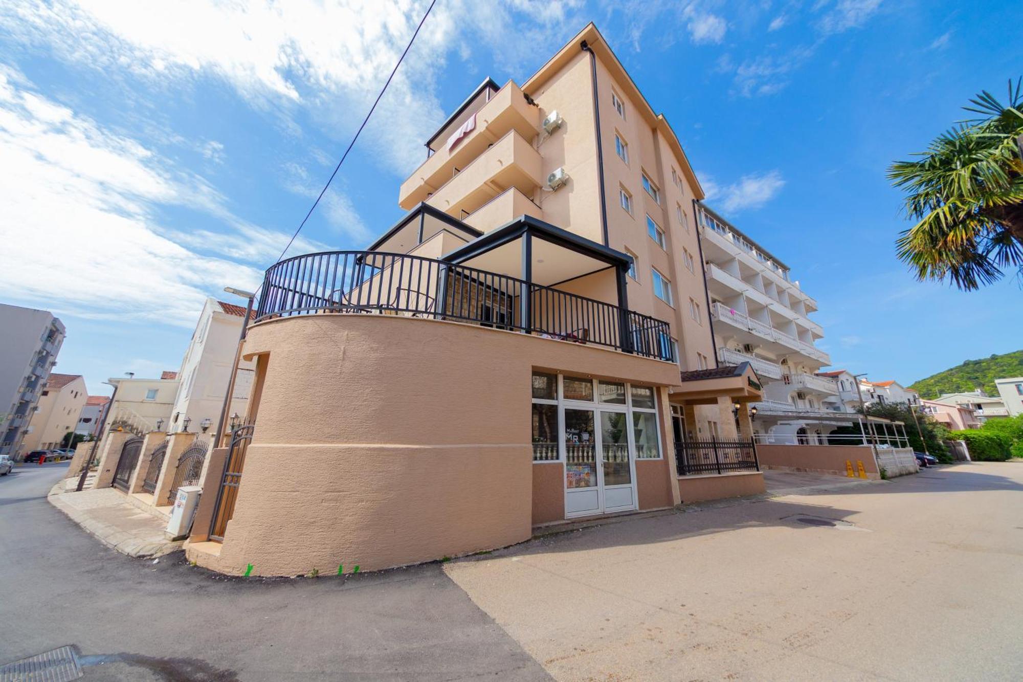 Azzuro Apartments Budva Dış mekan fotoğraf